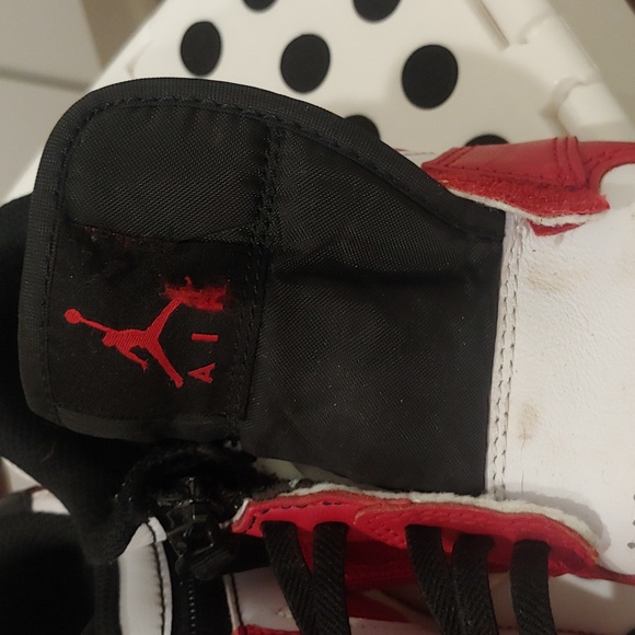 Nike Air Jordon 1 Low FlyEase - Picture 5 of 7